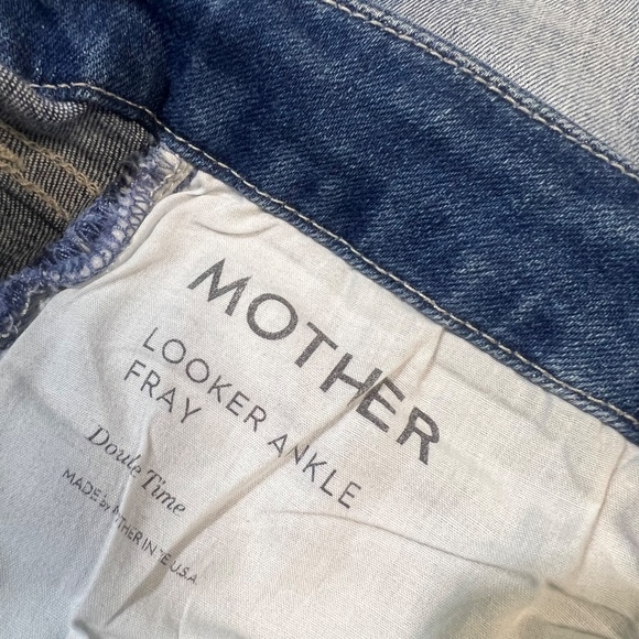 Distressed [Mother] Skinny <Looker Ankle Fray> Trashed Blue Jeans | 29 Medium 8 - Picture 10 of 16